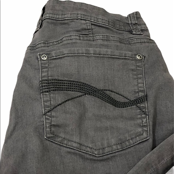 Grey Capri Jeans - Picture 3 of 4